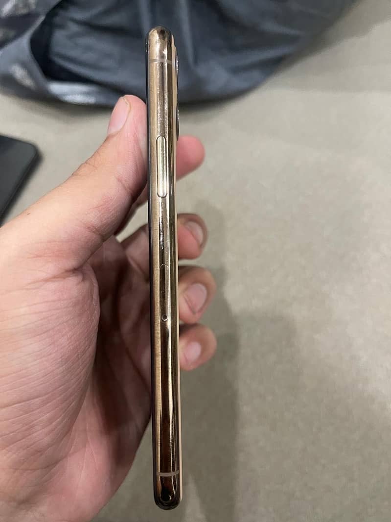 Apple iPhone 11 Pro 2