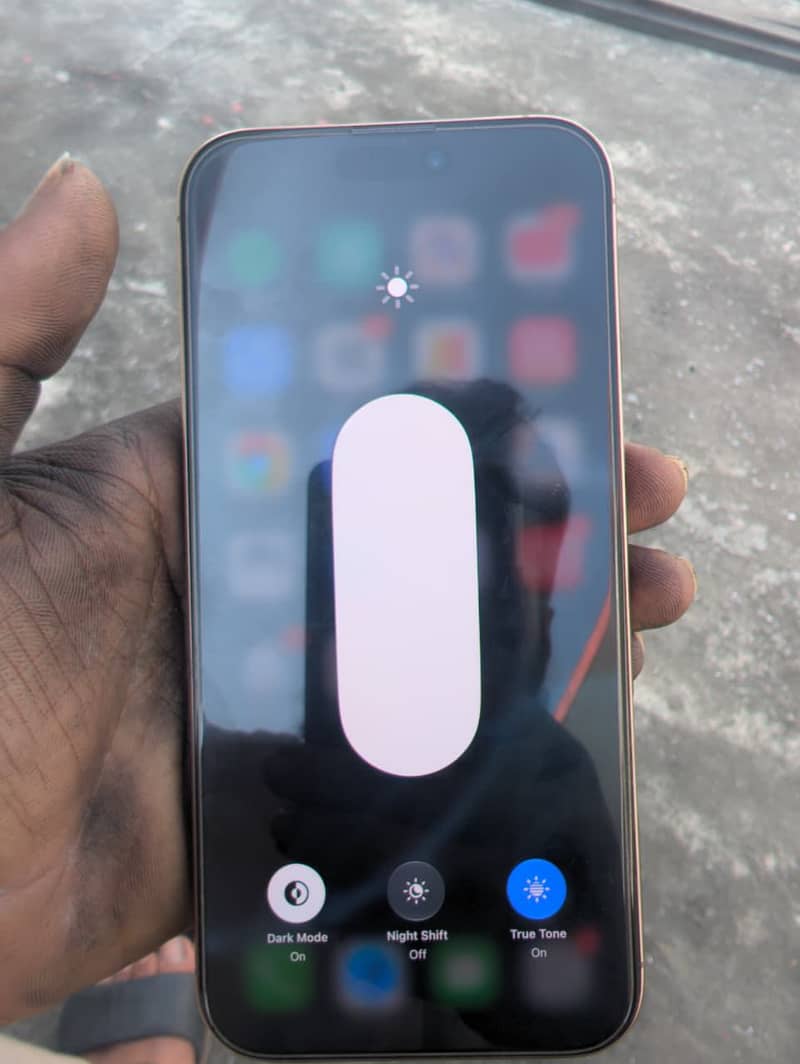 Apple iPhone 16 Pro Max 4