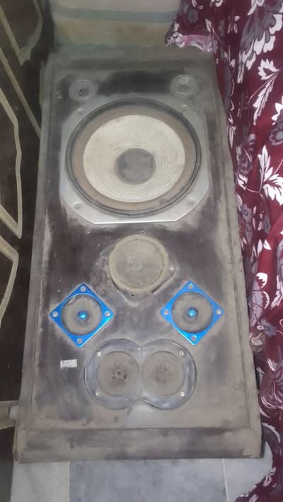 speakers