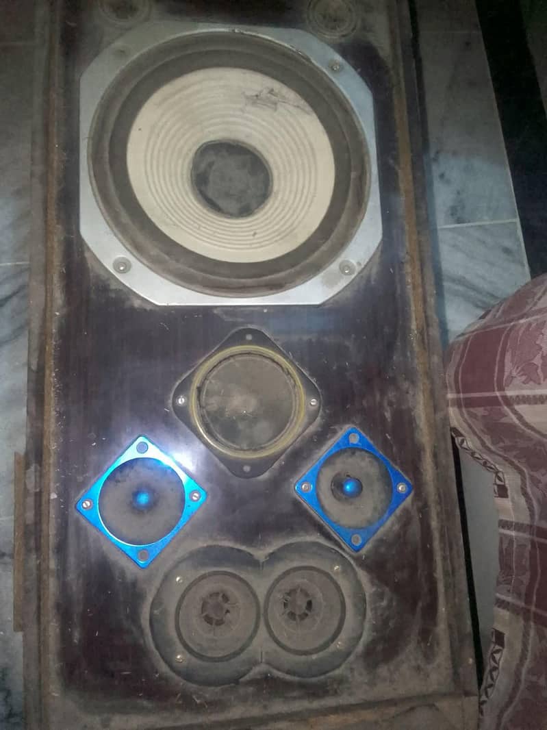 speakers 1