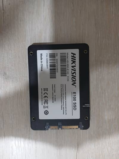 Hikvision E100 SSD 512GB 10/10 condition.