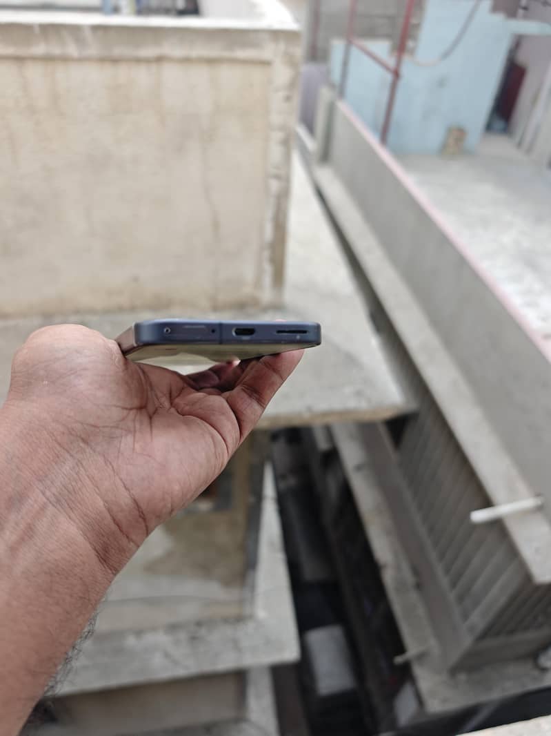 Google Pixel 9 5