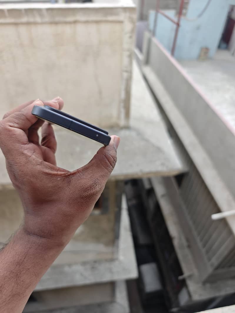 Google Pixel 9 6