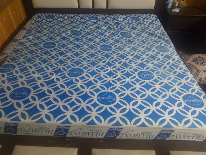 bed/set/with dressing with side tables/slightly used 3