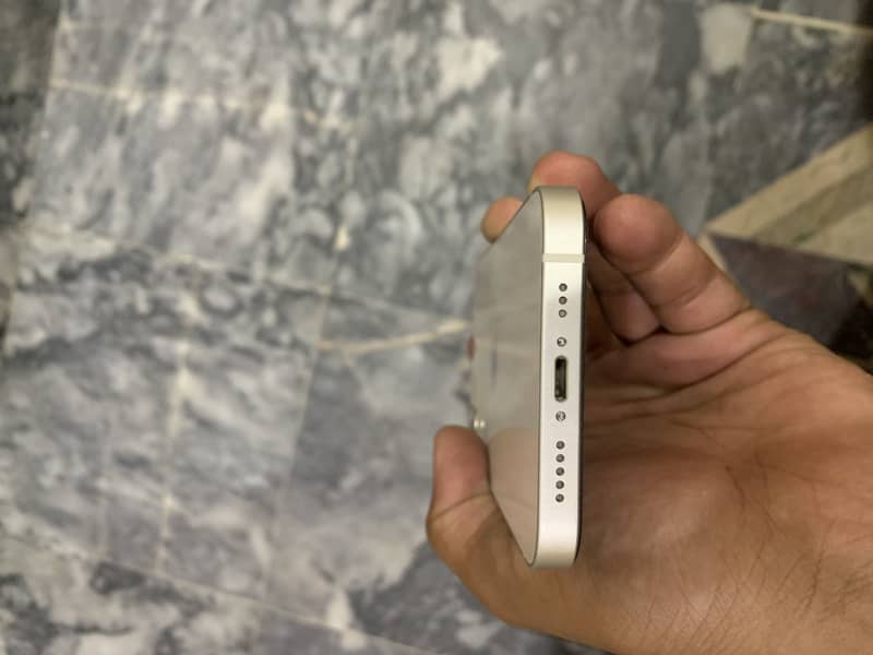 Apple iPhone 12 mint condition 4