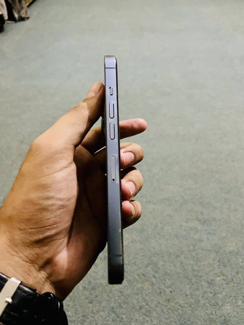 Apple iPhone 13 Pro 2
