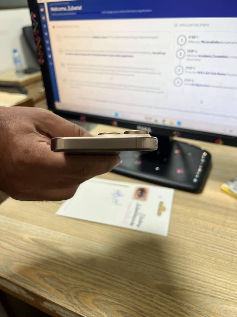Apple iPhone 16 Pro 1