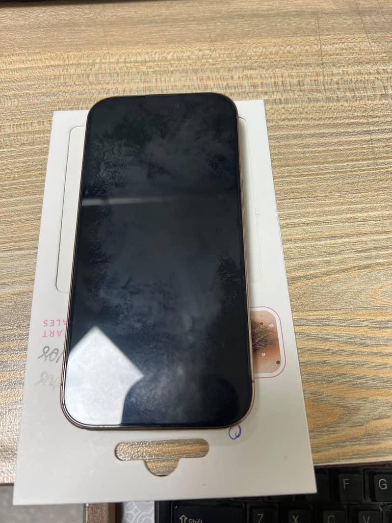 Apple iPhone 16 Pro 4