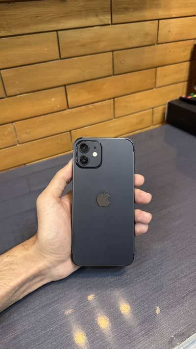 Apple iPhone 12