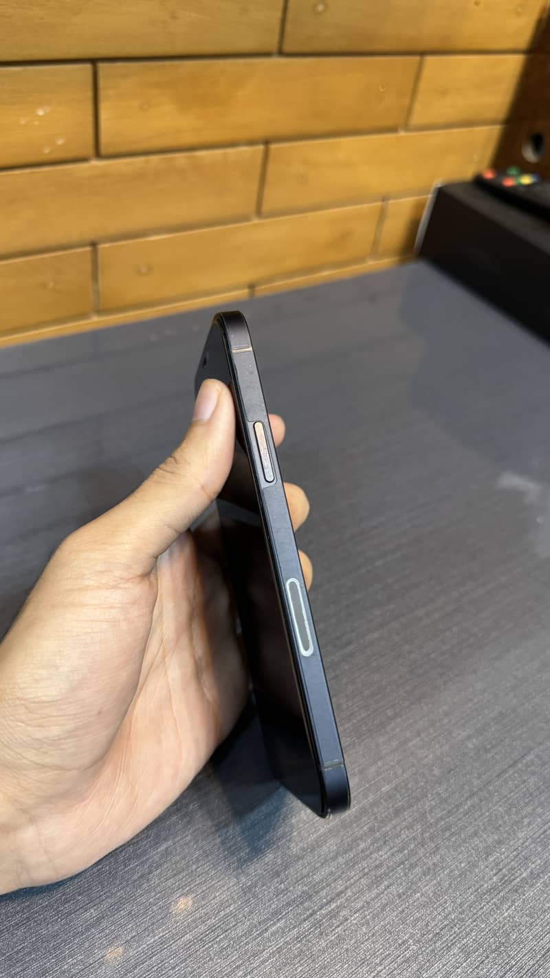 Apple iPhone 12 1