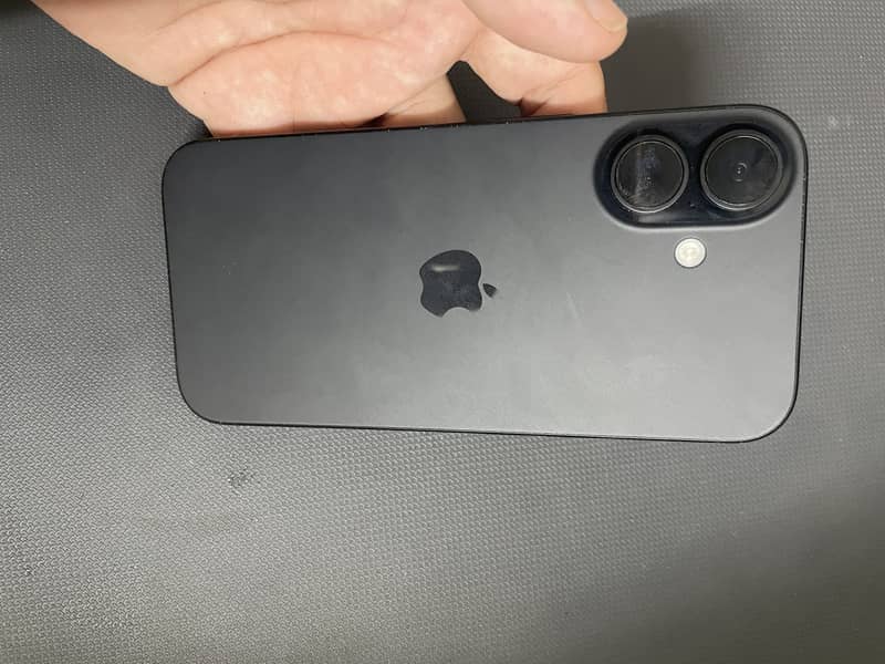 Apple iPhone 16 1