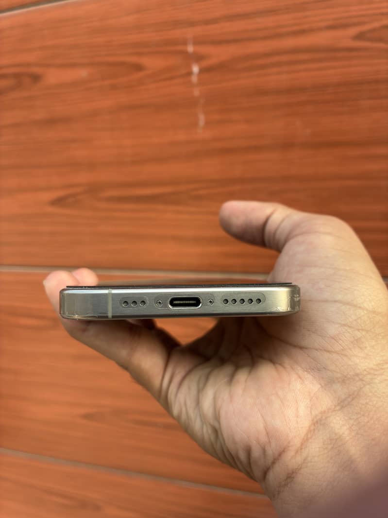 Apple iPhone 15 Pro – Natural Titanium | 94% Battery Health 1