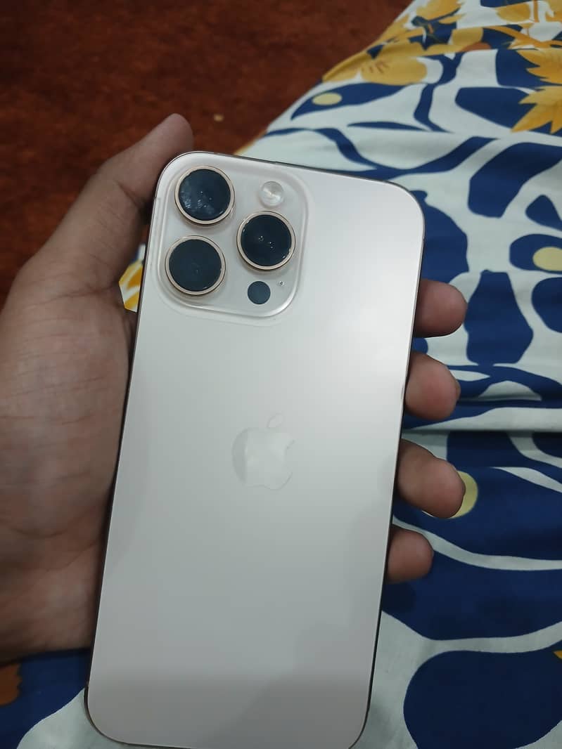 Apple iPhone 16 Pro Max 0