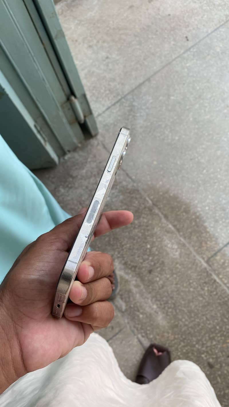 Apple iPhone 12 Pro Max 2