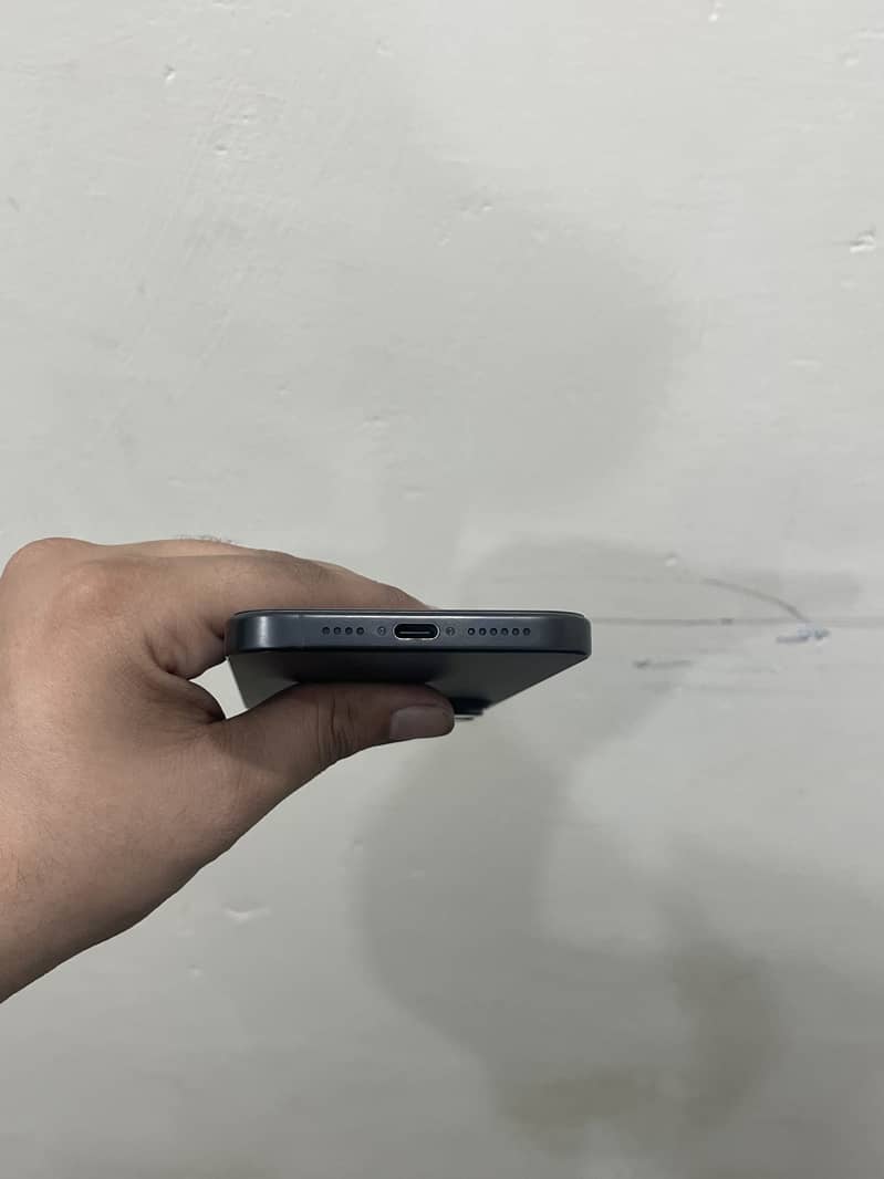 iPhone 15 Pro Max 256GB - Non-PTA Factory Unlocked (Waterpack 10/10) 4