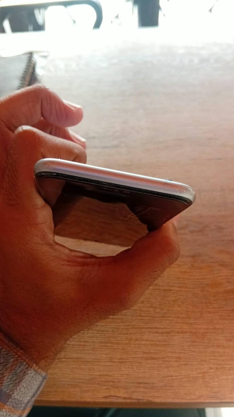 Apple iPhone 6S 3