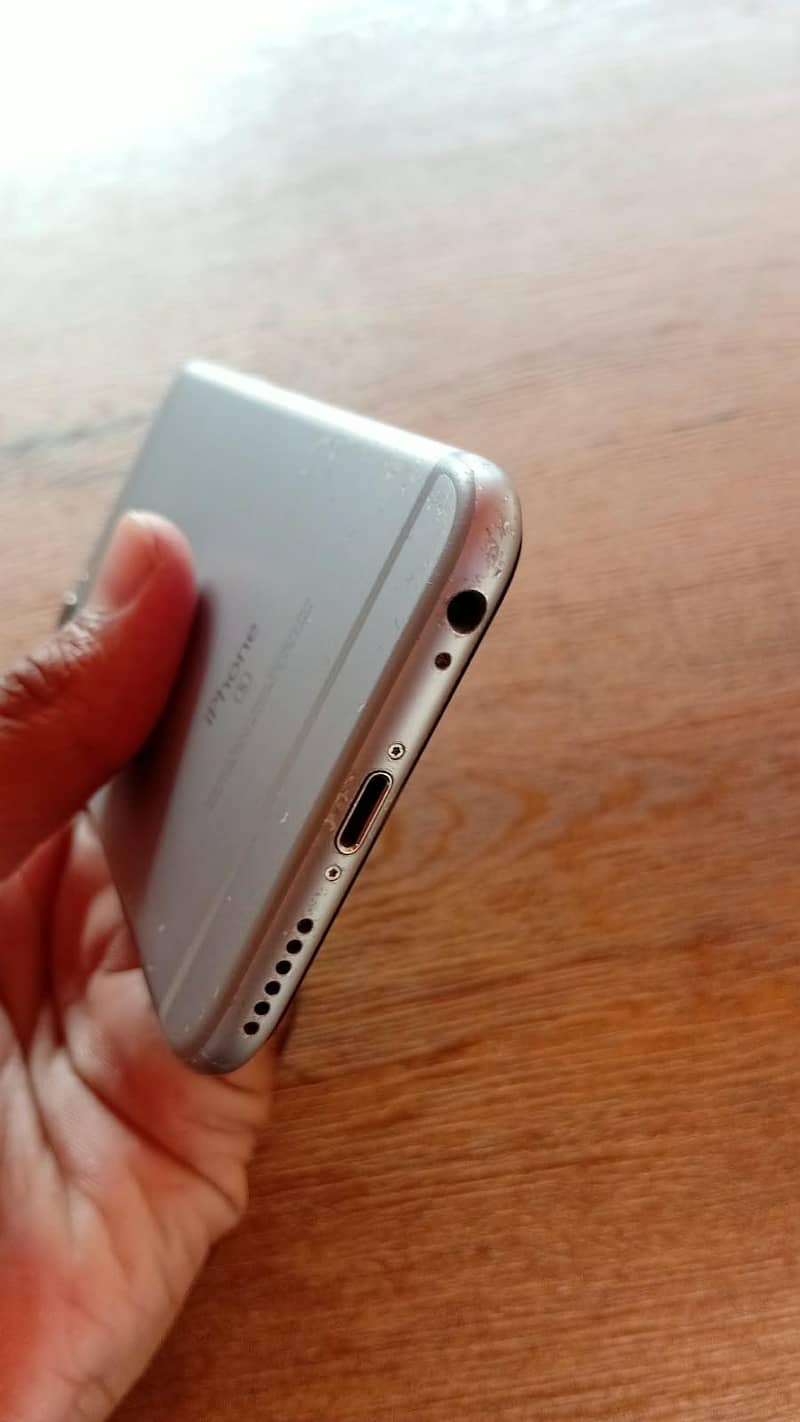 Apple iPhone 6S 4