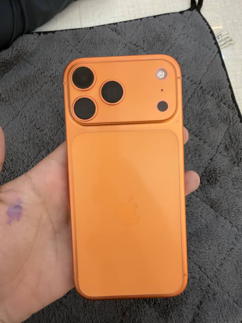 Apple iPhone 17 Pro Max 7