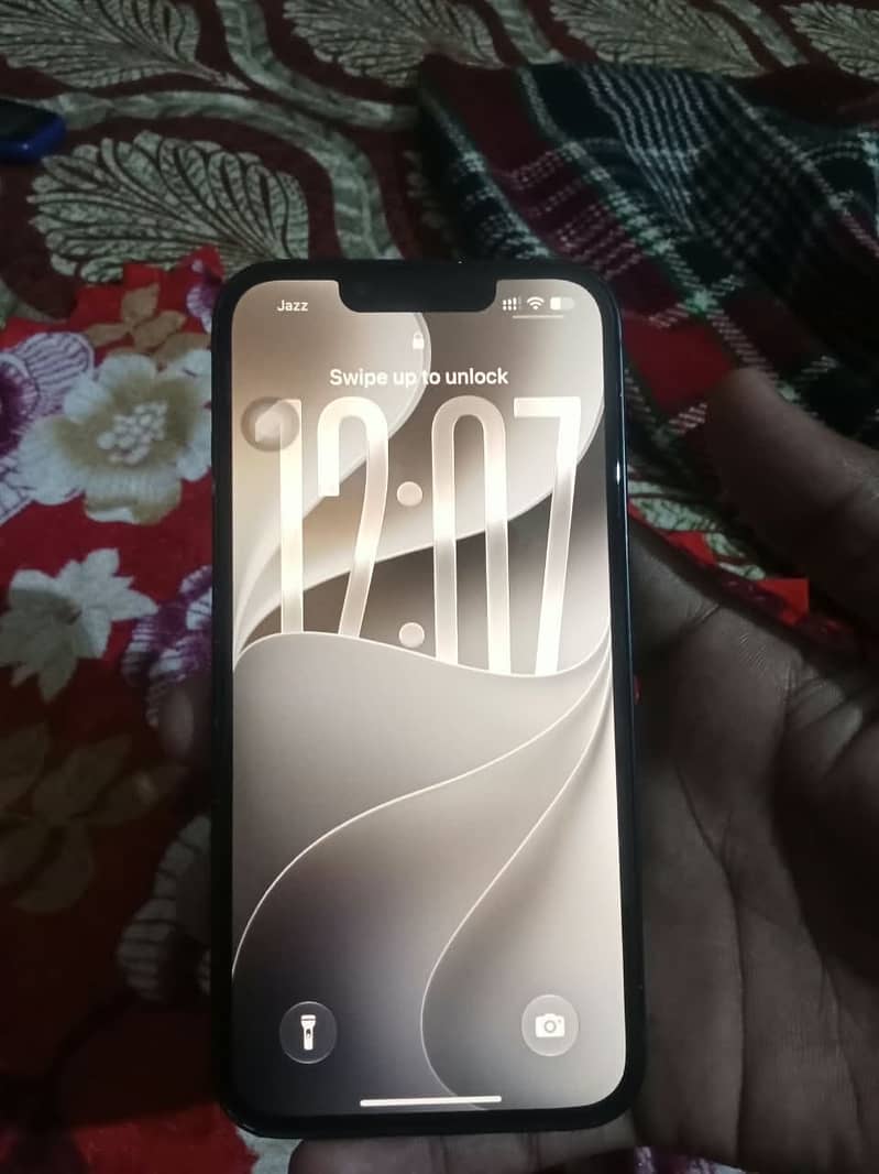 Apple iPhone 13 0