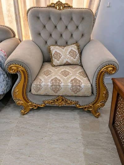Luxury 7-Seater Sofa Set In Excellent Condition (Urgent Sale)