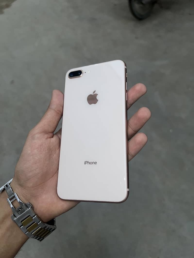 iPhone 8 Plus 0