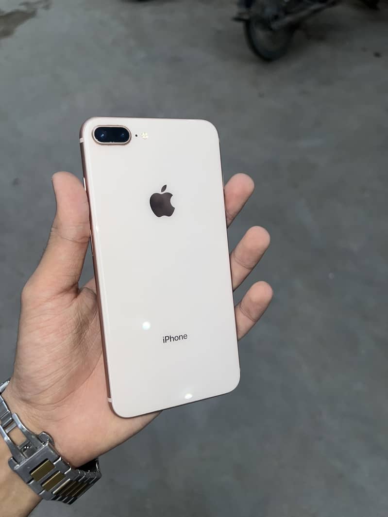 iPhone 8 Plus 3