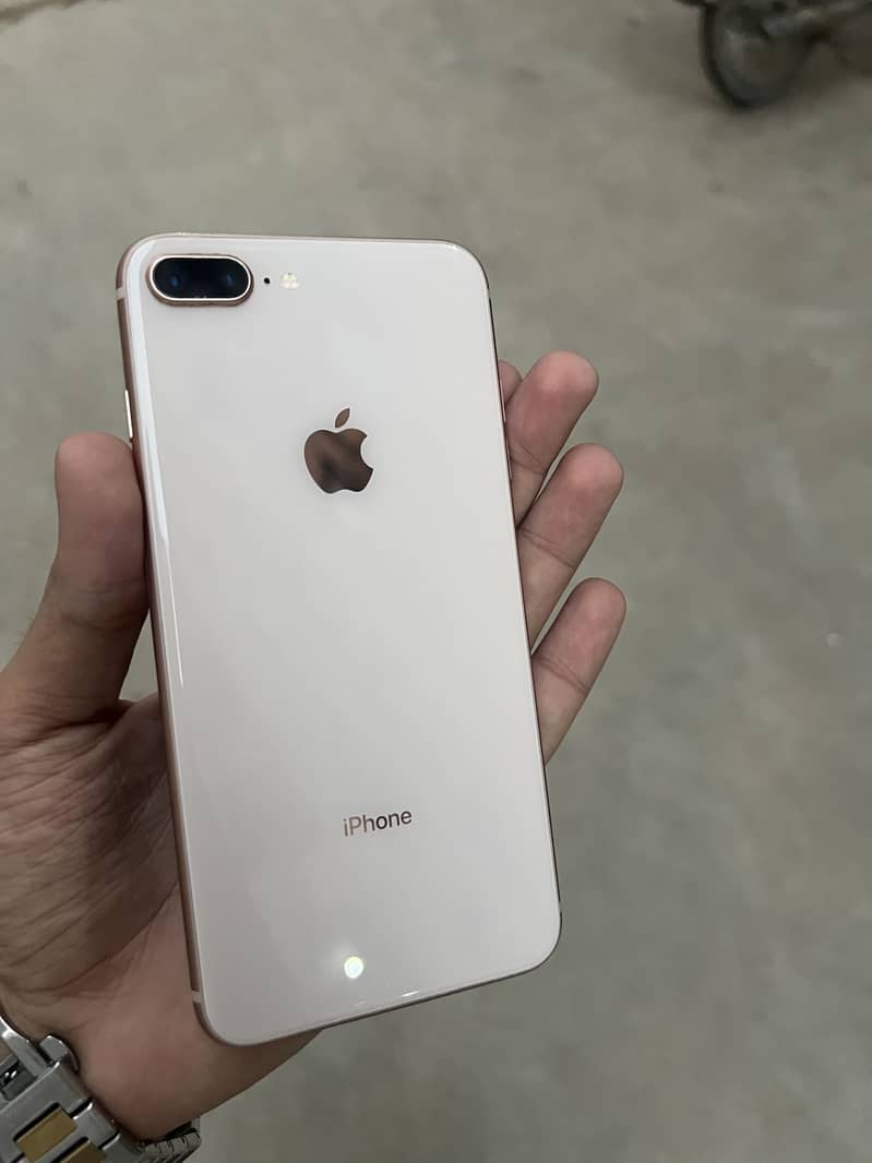 iPhone 8 Plus 7