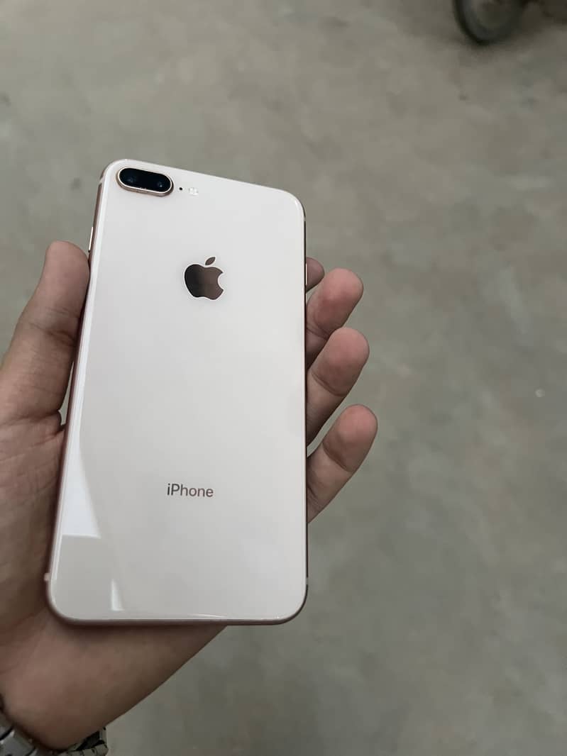 iPhone 8 Plus 8