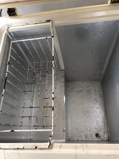 Waves Deep Freezer For Sale - Small Size - 100% Working - Home Used