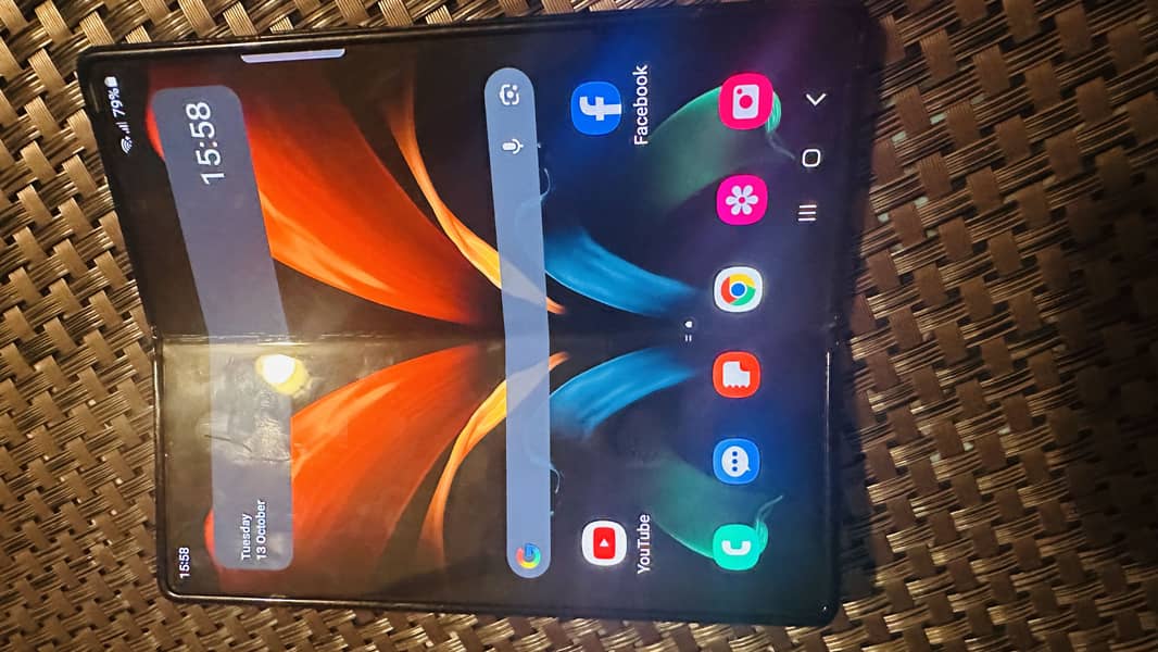 Samsung Mobile Fold2 1