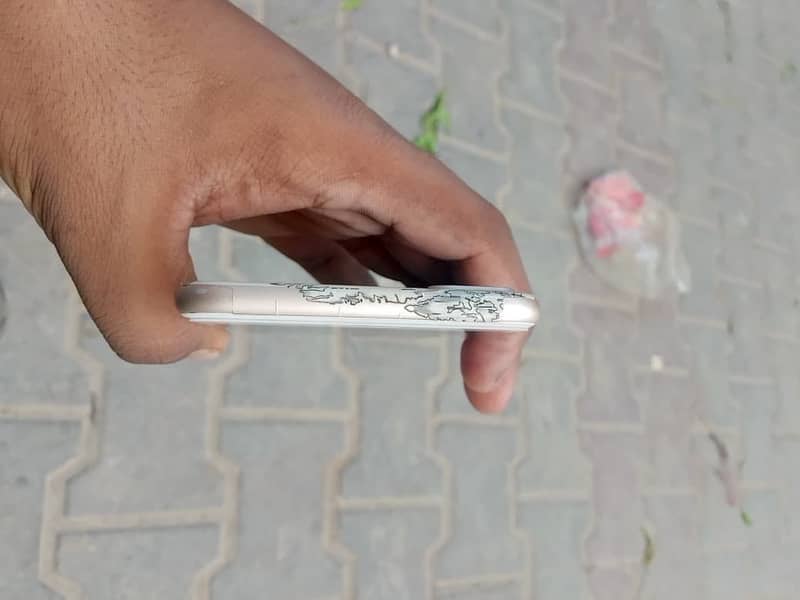 Apple iPhone 7 Plus 2