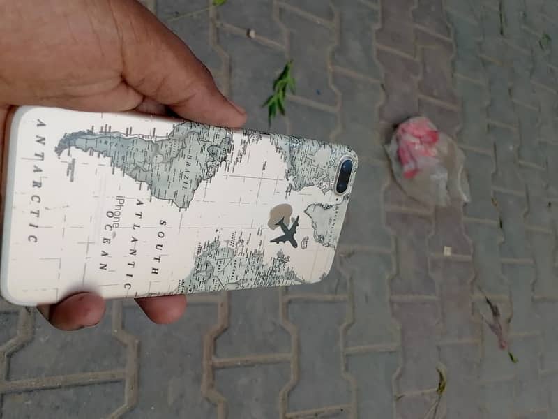 Apple iPhone 7 Plus 3