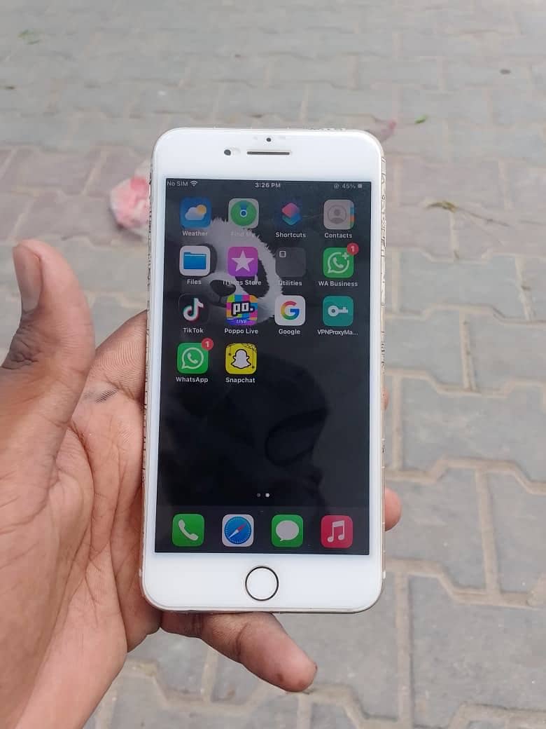 Apple iPhone 7 Plus 4