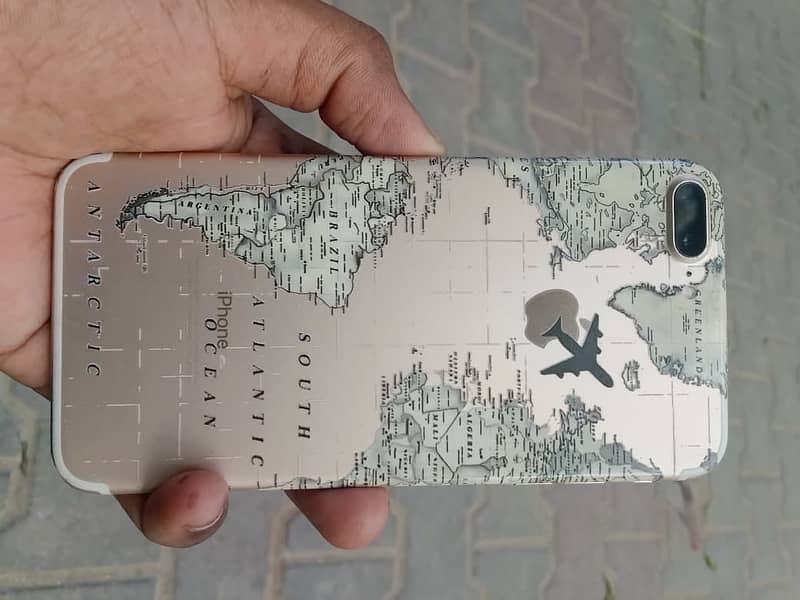 Apple iPhone 7 Plus 6