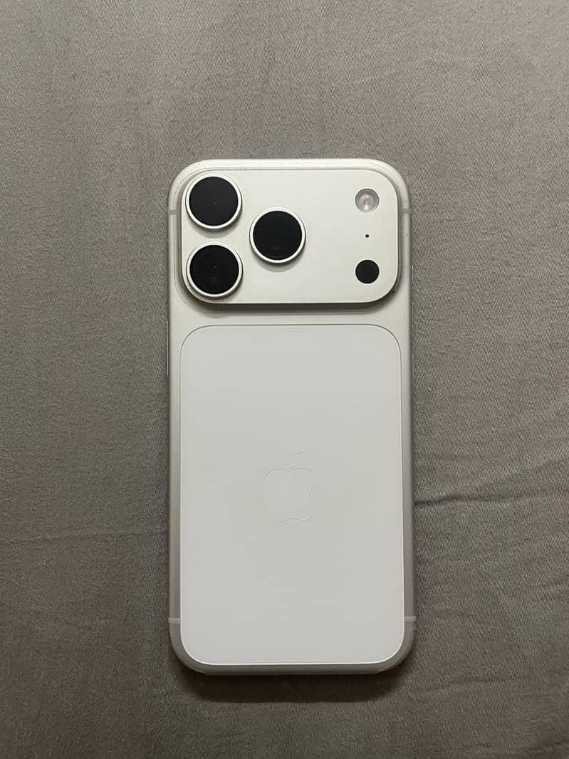 Apple iPhone 17 Pro 0