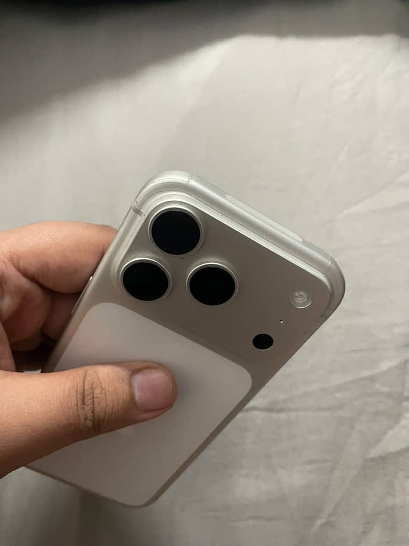 Apple iPhone 17 Pro 4