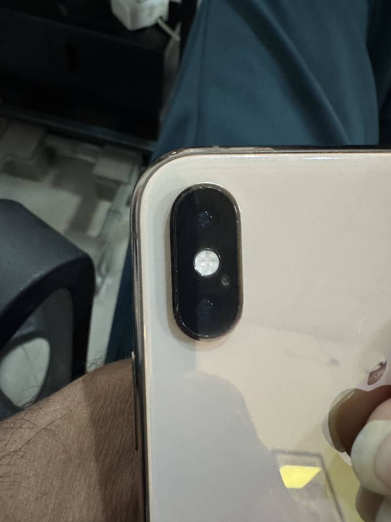 Apple iPhone XS Max 6