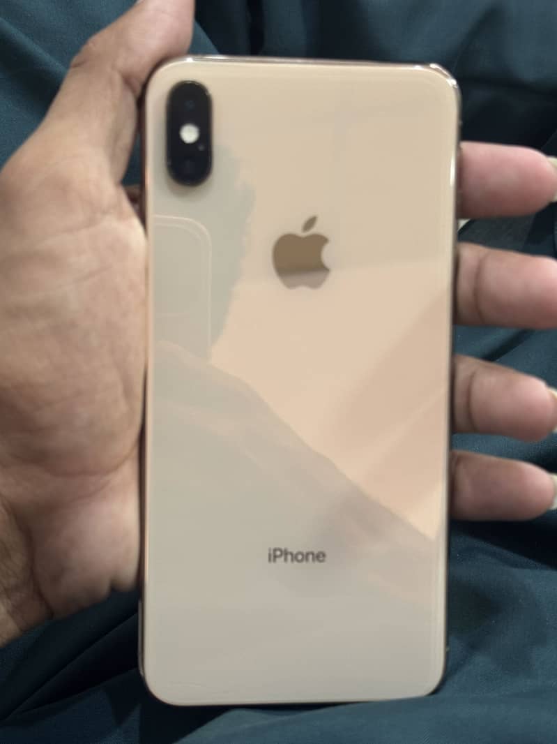 Apple iPhone XS Max 7