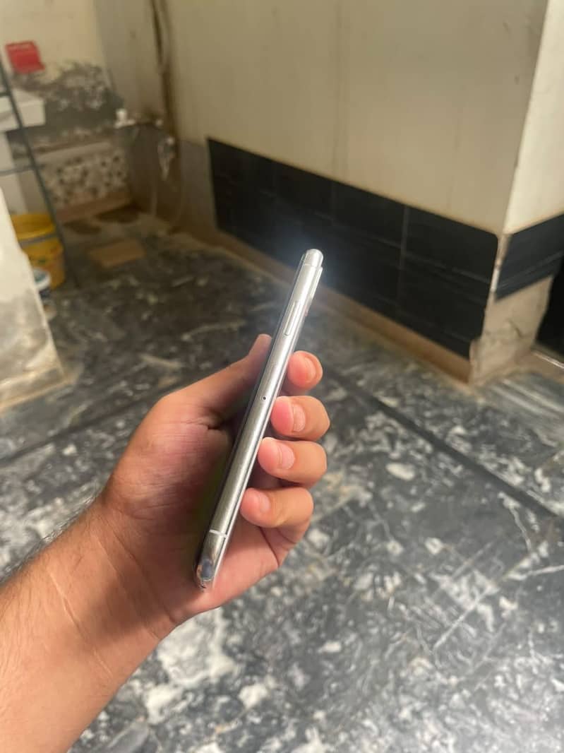 Apple iPhone X 0