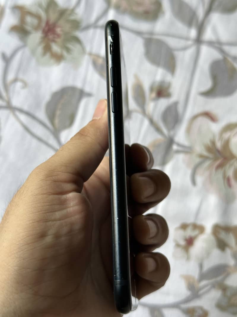 Apple iPhone SE 3