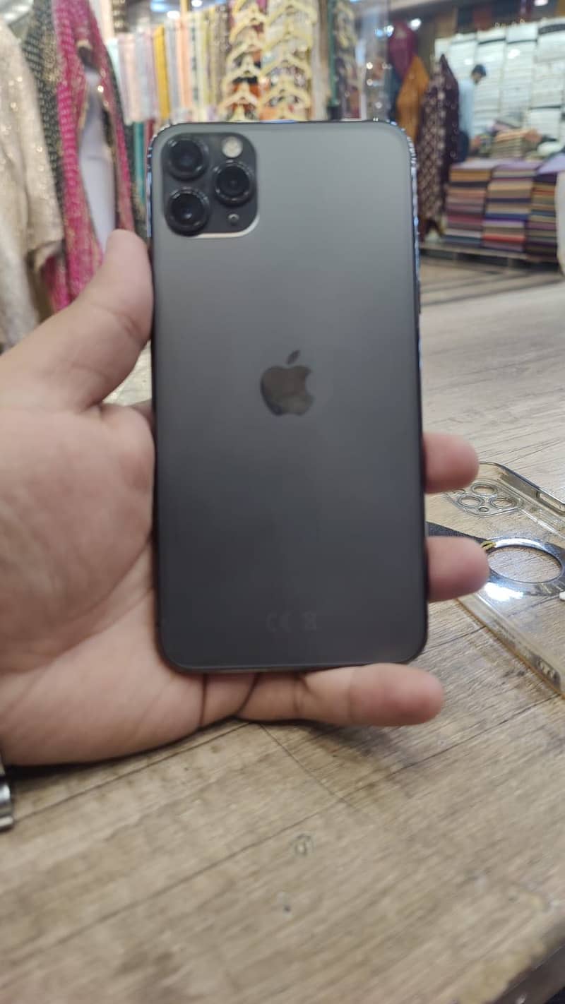 Apple iPhone 11 Pro Max 2