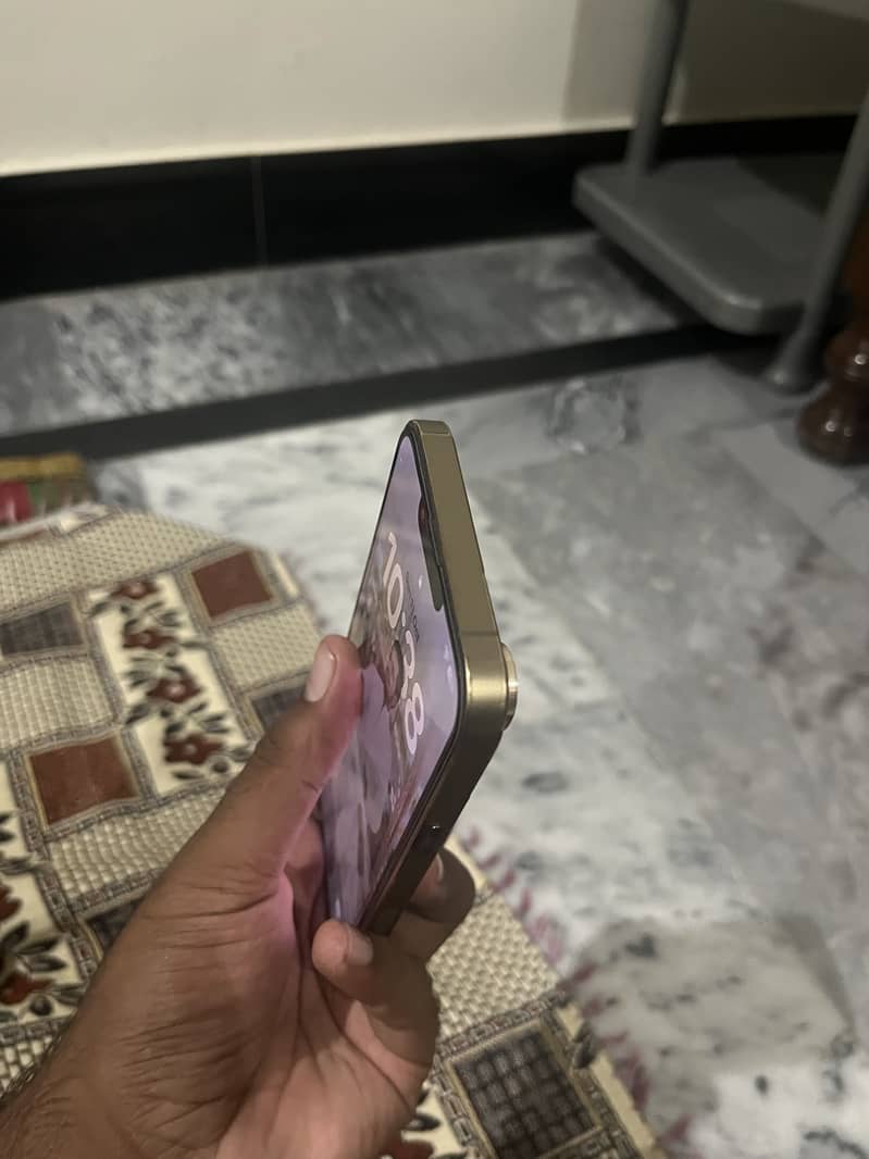 Apple iPhone 13 Pro Max 1