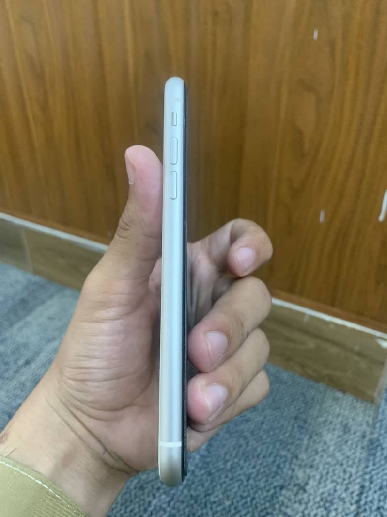 Apple iPhone 11 2