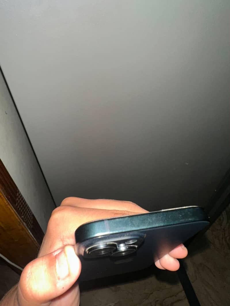 Apple iPhone 15 3