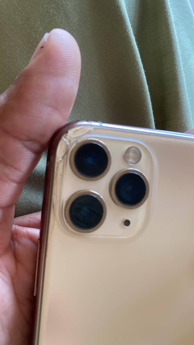 Apple iPhone 11 Pro Max 3