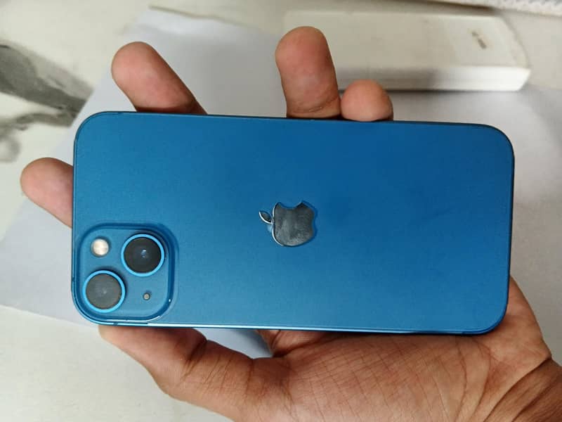 Apple iPhone 13 1