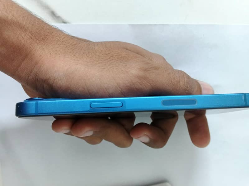 Apple iPhone 13 3