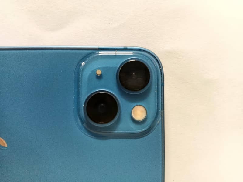 Apple iPhone 13 7
