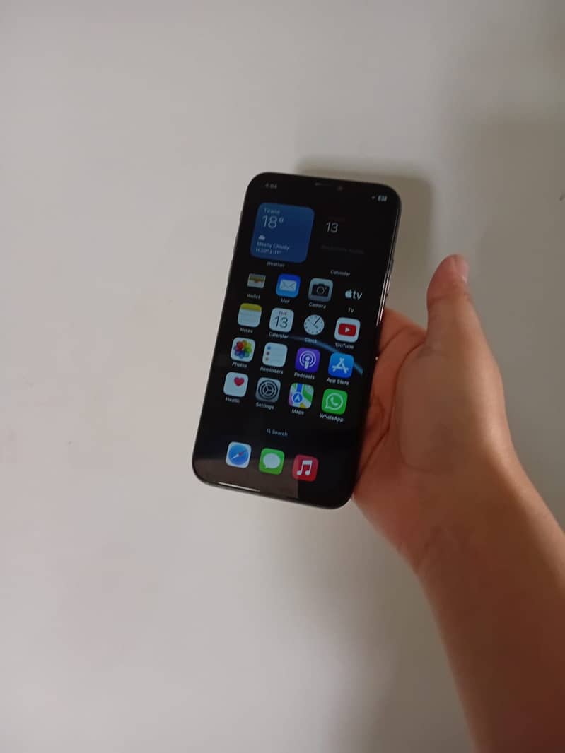 Apple iPhone X 3