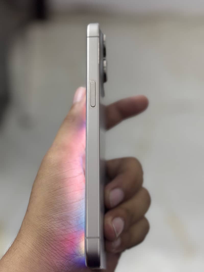 Apple iPhone 15 Pro Max 5